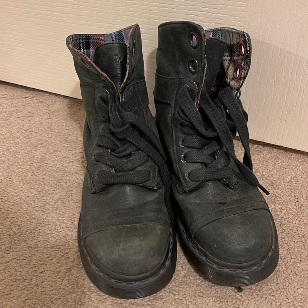 Dr martens checkered print lining 8 eyes boots